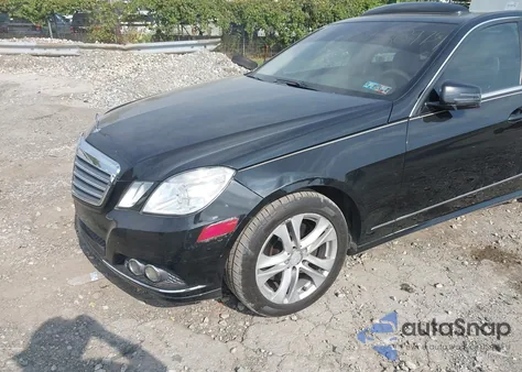 2011 Mercedes-Benz E 350 4Matic z USA, uszkodzony, nr VIN WDDHF8HB1BA424909